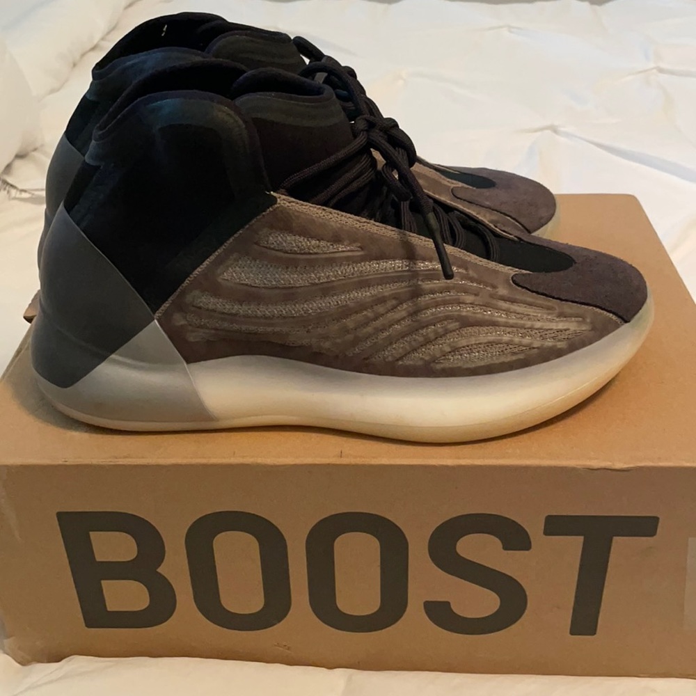 Yeezy QNTM